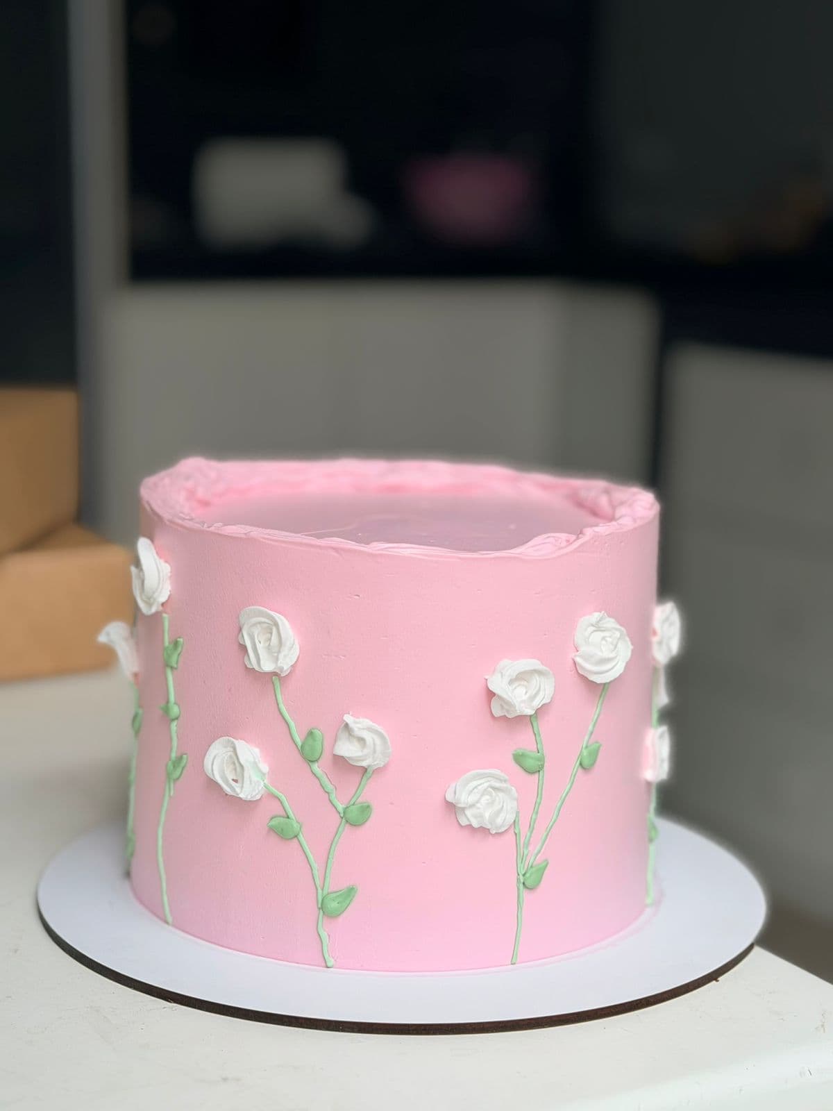 Torta mediana decorada